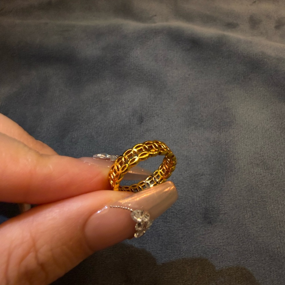 Sold! Elegant Gold-Tone woven Ring